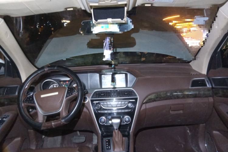 Used Leopaard CS10 2017 2.0T Automatic Luxury Model Center Console