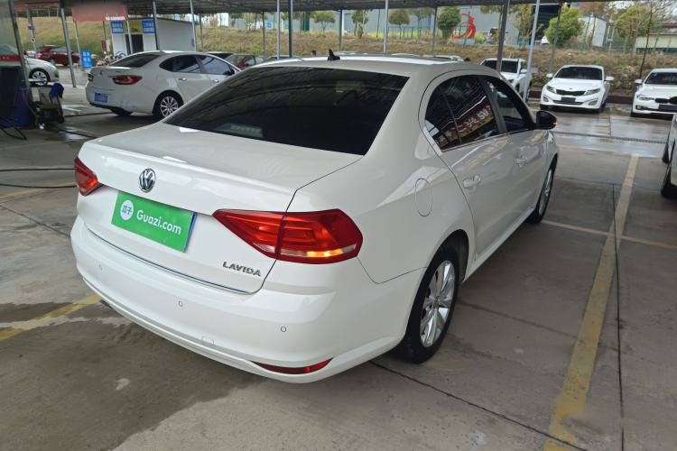 Used Volkswagen Lavida 2015 1.6L Manual Comfort Edition
