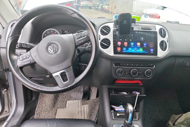 Used Volkswagen Tiguan 2015 1.8TSI Automatic All-Wheel Drive Comfort Edition Center Console