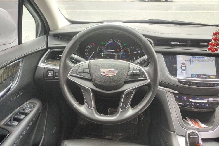 Used Cadillac XT5 2017 Anniversary Edition 25T Luxury Model
