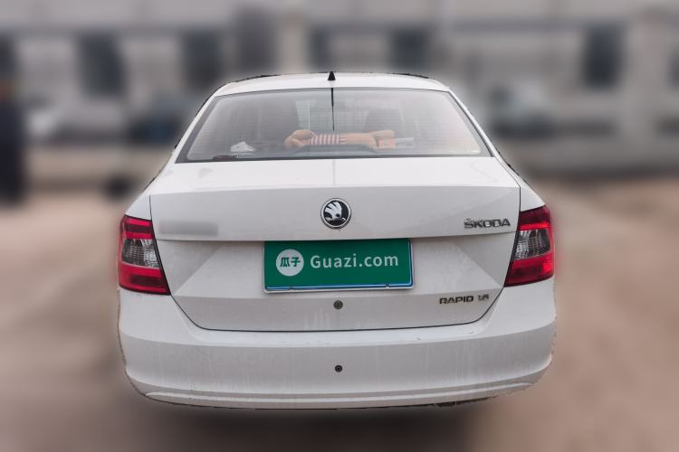 Used Skoda Rapid 2013 1.6L Manual Enjoyment Model