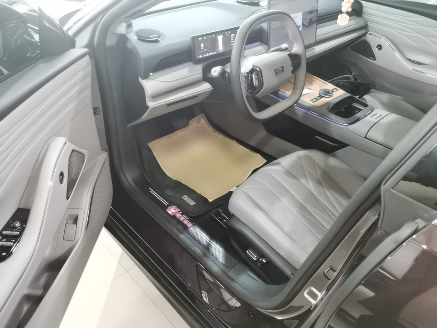 Geely Galaxy 8 2026 Model 225km EM-i Long-Range Ocean Edition — снимка 18