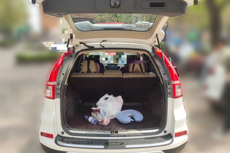 Used Honda CR-V 2016 2.0L Two-Wheel Drive Classic Edition Trunk