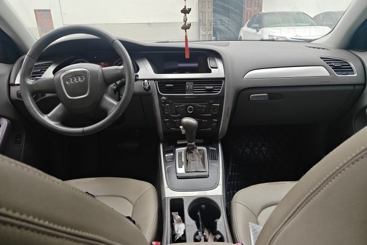 Used Audi A4L 2010 2.0 TFSI Standard Edition Center Console