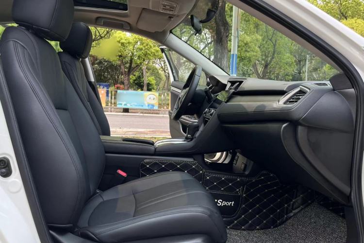 Used Honda Civic 2016 220TURBO CVT Luxury Edition Interior 5