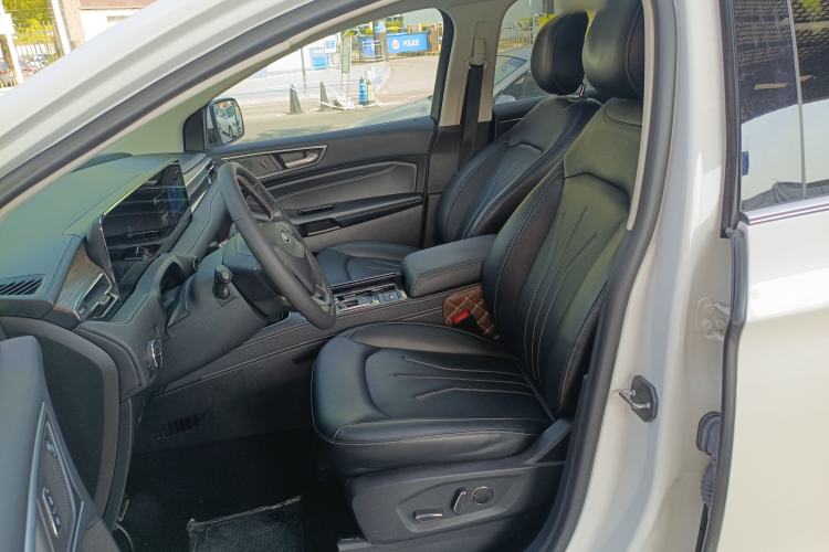 Used Ford Edge 2021 PLUS EcoBoost 245 Two-Wheel-Drive Titanium 7-Seater
