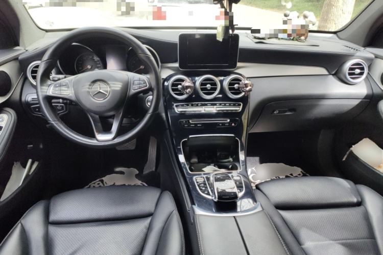 Used Mercedes-Benz GLC Coupe 2019 GLC 200 4MATIC Coupe SUV Center Console