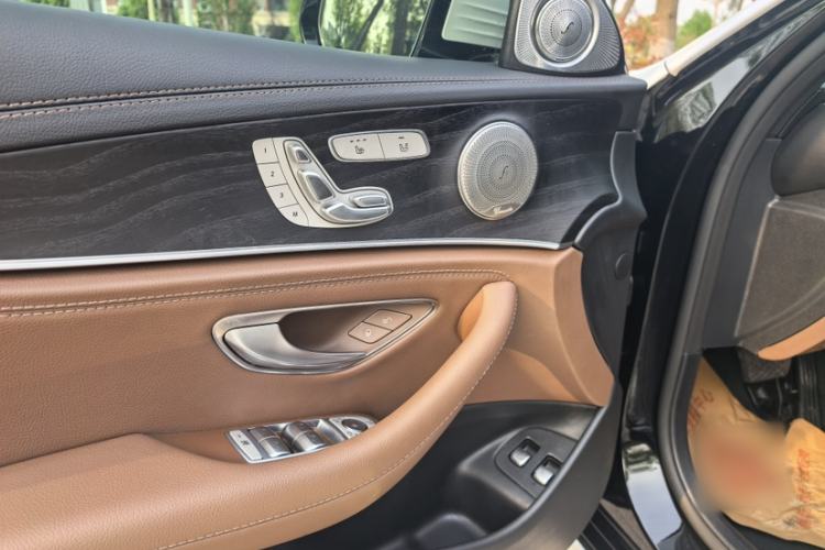 Used Mercedes-Benz E-Class New Energy 2022 Restyled E 350 e L Plug-in Hybrid Sports Sedan Interior 2