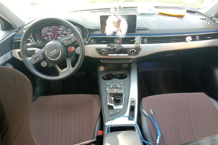 Used Audi A4L 2019 40 TFSI Fashion Edition China VI Emission Standard Interior 2