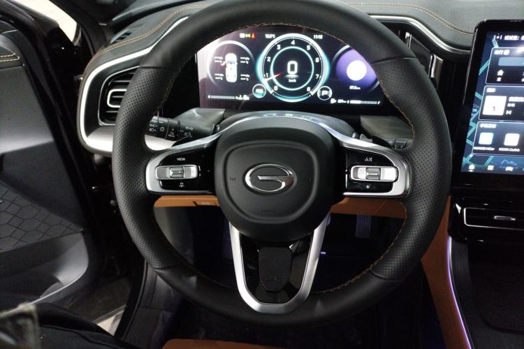 Used GAC Trumpchi GS8 2024 Linghang Series 2.0 TGDI Two-Wheel Drive Luxury Smart Connectivity Version
