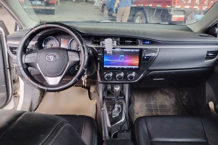 Used Toyota Corolla 2014 1.6L CVT GL-i Center Console
