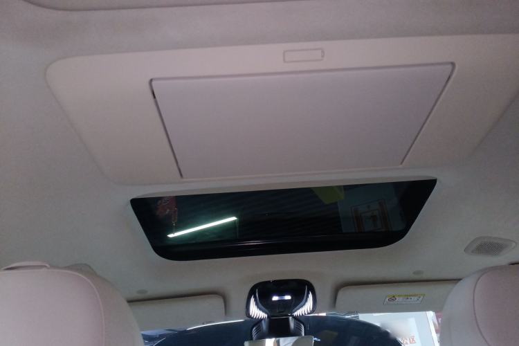 Used VOYAH Dream 2025 PHEV Four-Wheel-Drive Flagship Kunpeng Edition Headliner