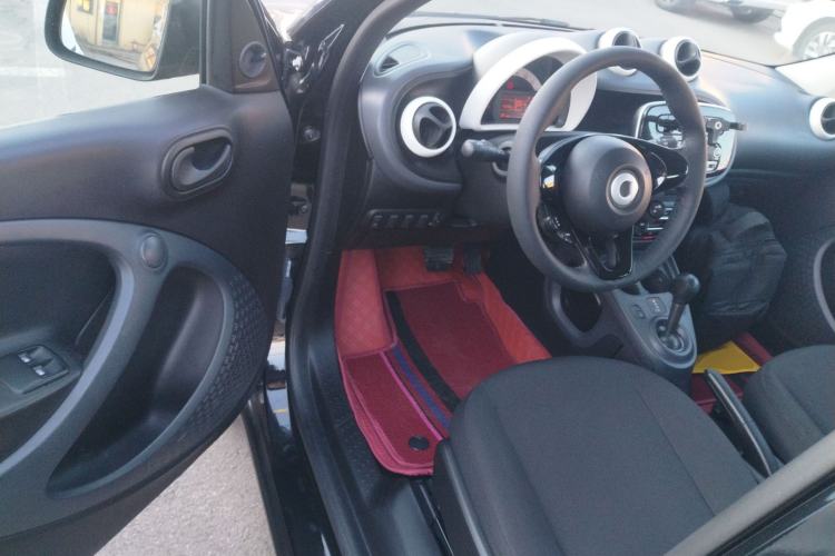 Used smart forfour 2016 1.0L 52 kW Dynamic Edition
