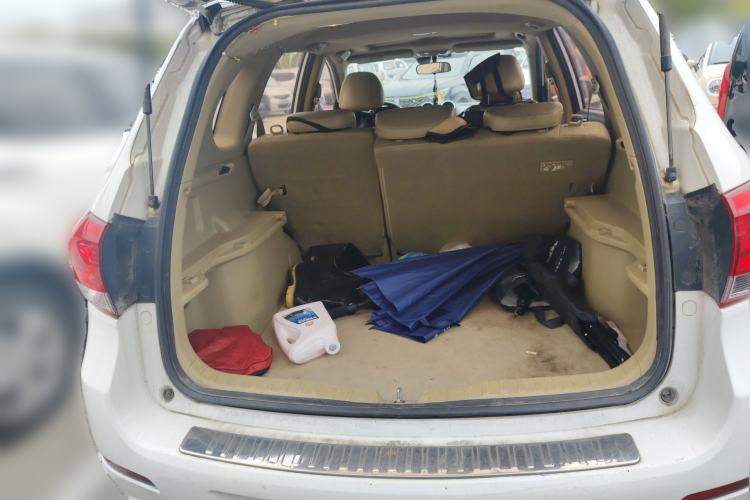 Used Haval H6 2011 2.0L Manual Two-Wheel-Drive Prestige Version Trunk