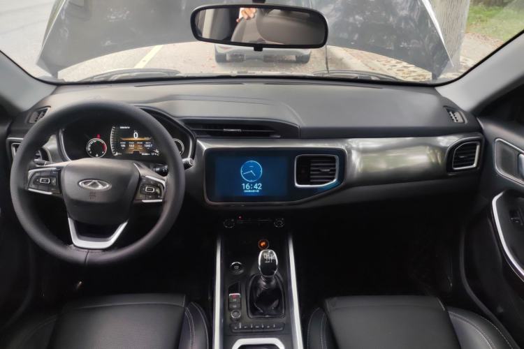 Used Chery Tiggo 8 2018 1.5 TCI Manual Luxury 7-Seater Center Console