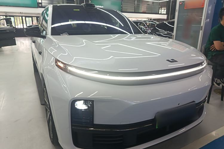 Used Li Auto L7 2023 Max model Front Right 45 Deg