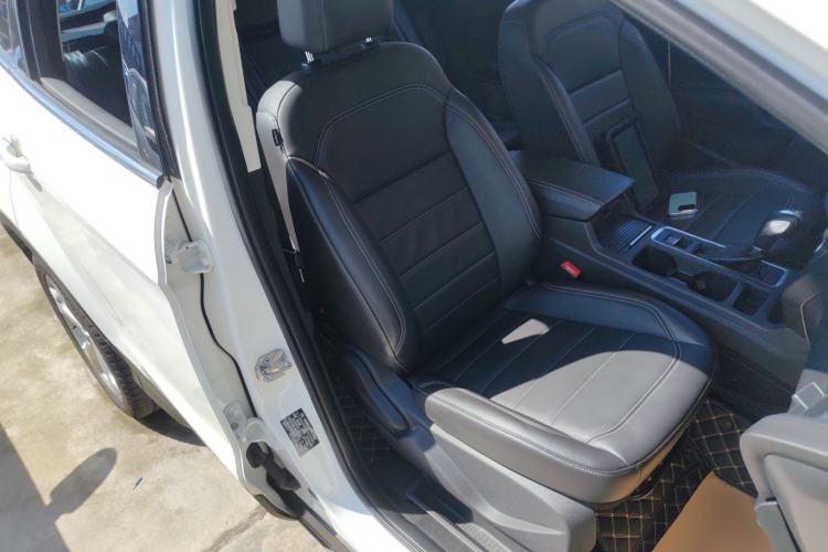 Used Ford Kuga 2018 EcoBoost 180 Two-Wheel-Drive Platinum Edition
