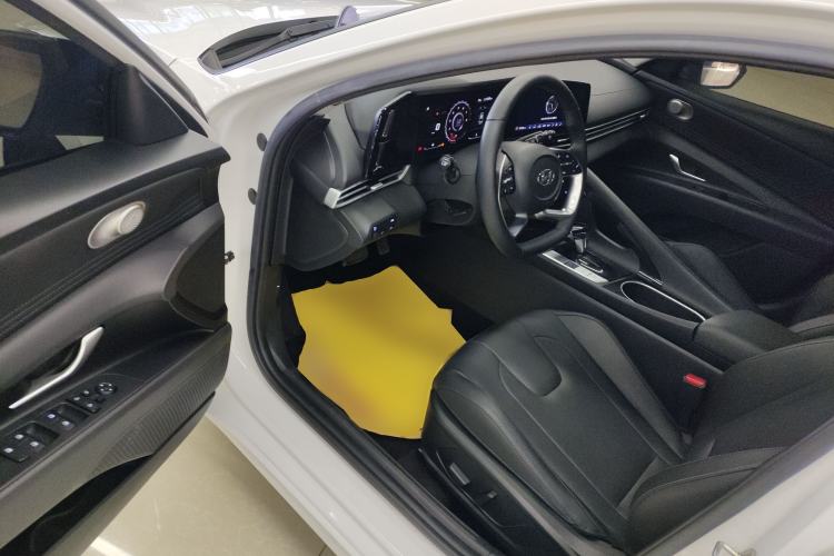 Used Hyundai Elantra 2022 1.5L CVT LUX Prestige Edition