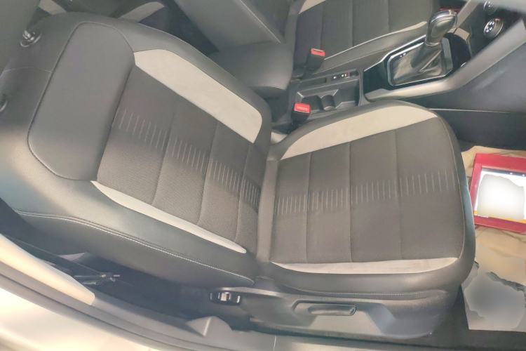 Used Volkswagen T-ROC 2020 280TSI DSG Two-Wheel-Drive Elite Version Right Front Seat