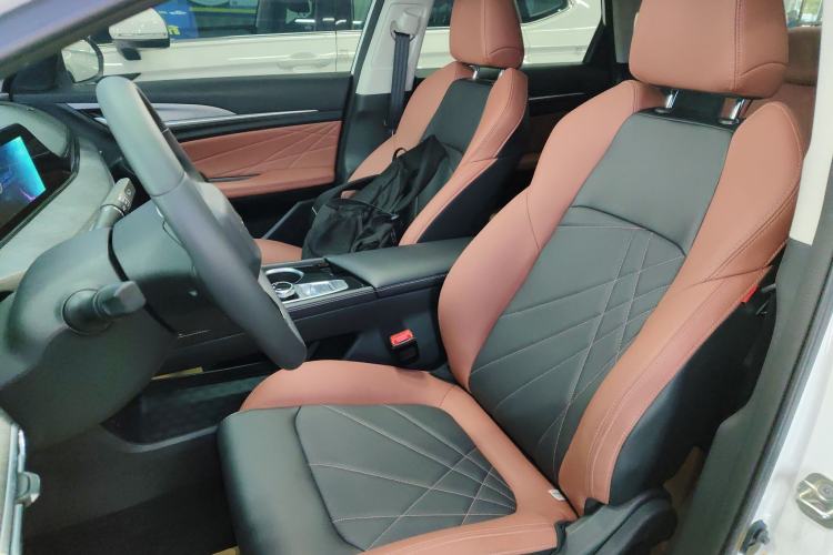 Used CHANGAN Eado 2023 Changan Edition PLUS Blue Whale NE 1.4T GDI DCT Prestige Version
