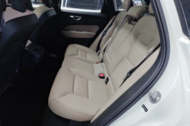 Used Volvo XC60 2026 B5 4x4 Smart Luxury Edition