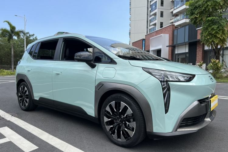 Used AION Y 2022 70 Tech Edition Lithium Iron Phosphate
