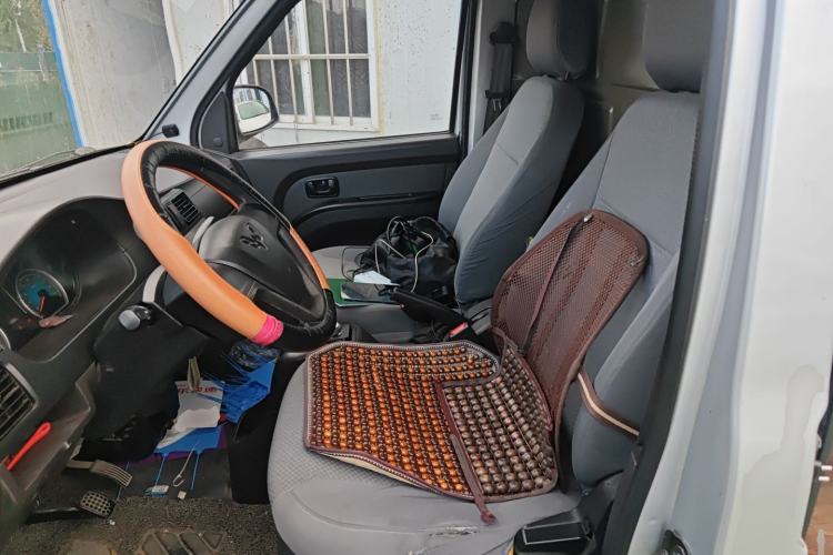 Used Wuling EV50 2022 Affordable Model Anchi with 35.904 kWh
