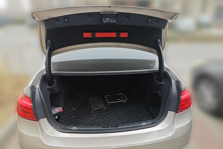 Used BMW 3 Series 2017 320Li Fashion Model Trunk