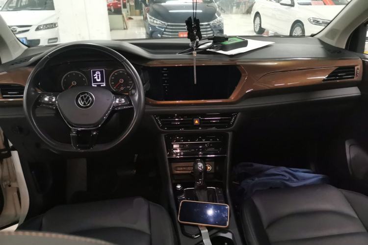 Used Volkswagen Tharu 2021 280TSI Two-Wheel-Drive Luxury Edition Center Console