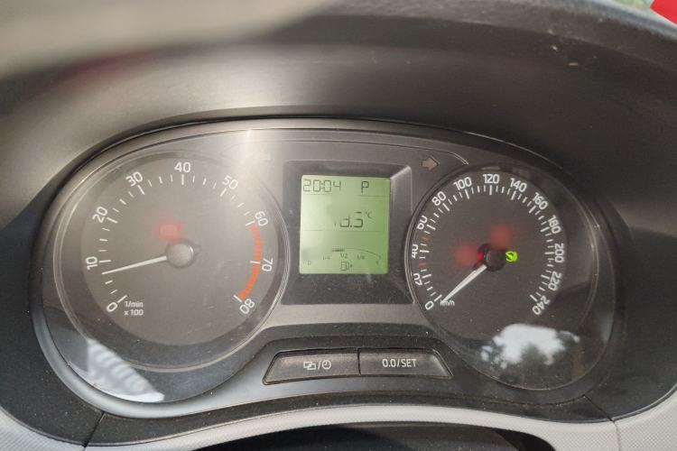 Used Skoda Fabia 2015 1.4L Automatic Front-Drive Model Instrument Cluster