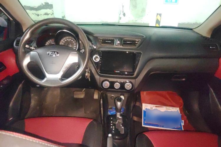 Used Kia K2 2015 Hatchback 1.4L AT GLS Cool Edition Center Console