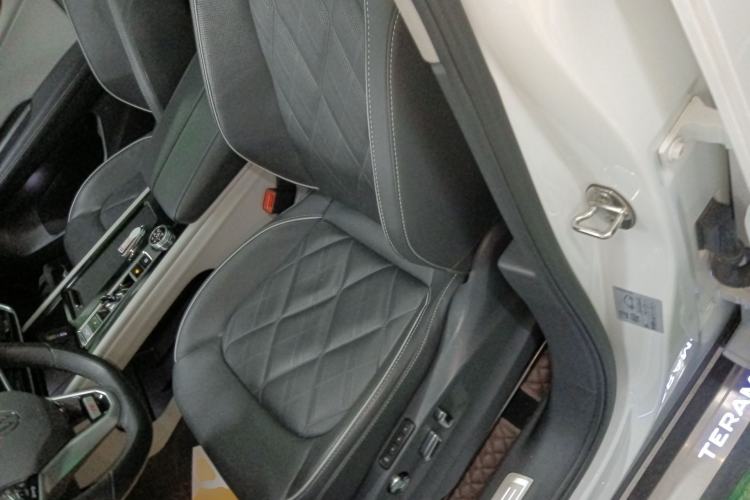 Used Volkswagen Teramont 2021 530 V6 All-Wheel Drive Prestige Flagship Edition Left Front Seat