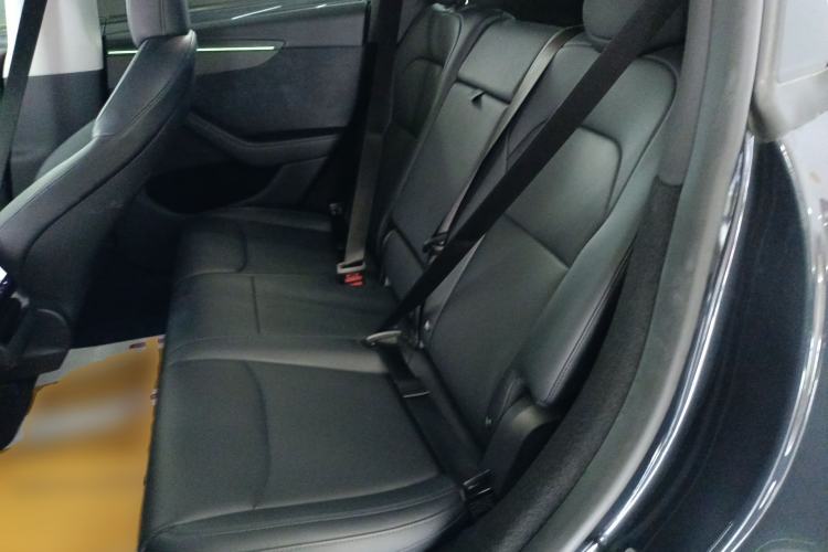 Used Tesla Model Y 2025 Long-Range All-Wheel-Drive Version