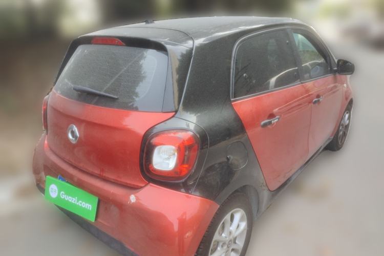 Used smart forfour 2018 1.0L 52 kW Dynamic Edition
