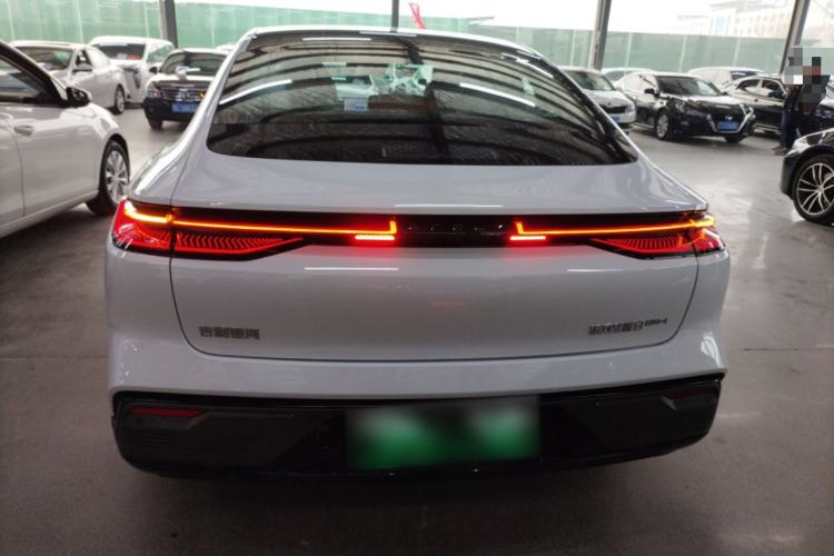 Used Geely Galaxy Galaxy 8 2025 130km EM-i Prestige Edition
