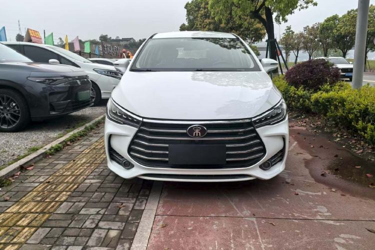 Used BYD Song MAX 2018 1.5T Automatic Smart Connect Luxury 6-Seater Front