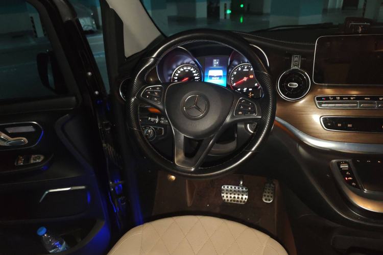 Used Mercedes-Benz V-Class 2020 V 260 L Long-wheelbase Luxury Edition Steering Wheel