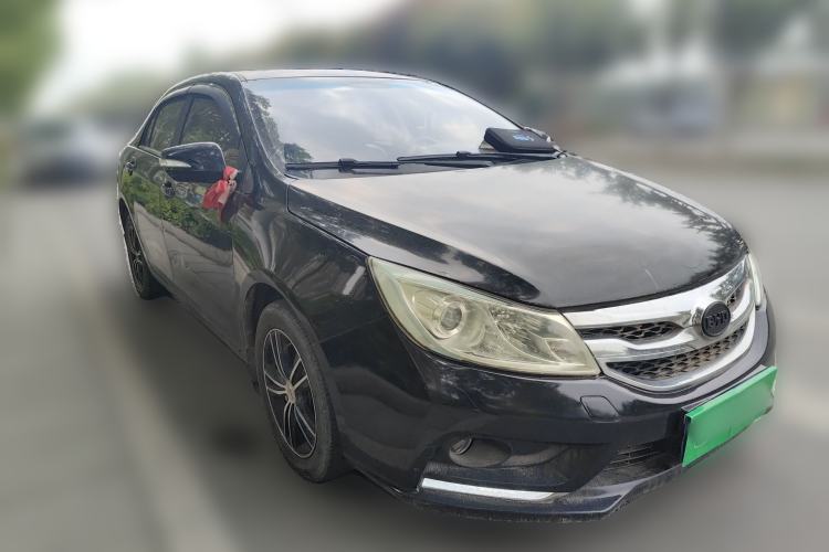 Used BYD Surui 2015 1.5L Manual Luxury Model Front Right 45 Deg