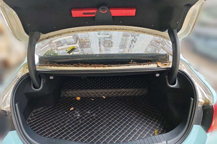 Used Hongqi H5 2022 Classic Model 1.8T Automatic Smart Connect Flagship Edition Trunk