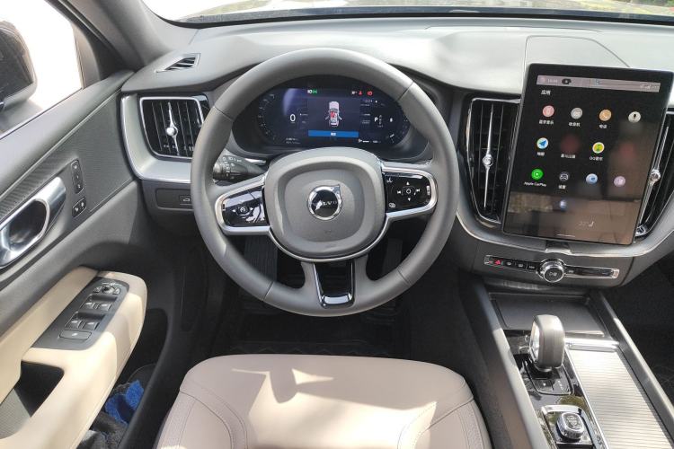 Used Volvo XC60 2026 B5 4x4 Smart Luxury Edition
