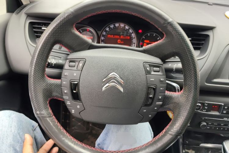 Used Citroen C5 2014 2.0L Automatic Luxury Edition Steering Wheel