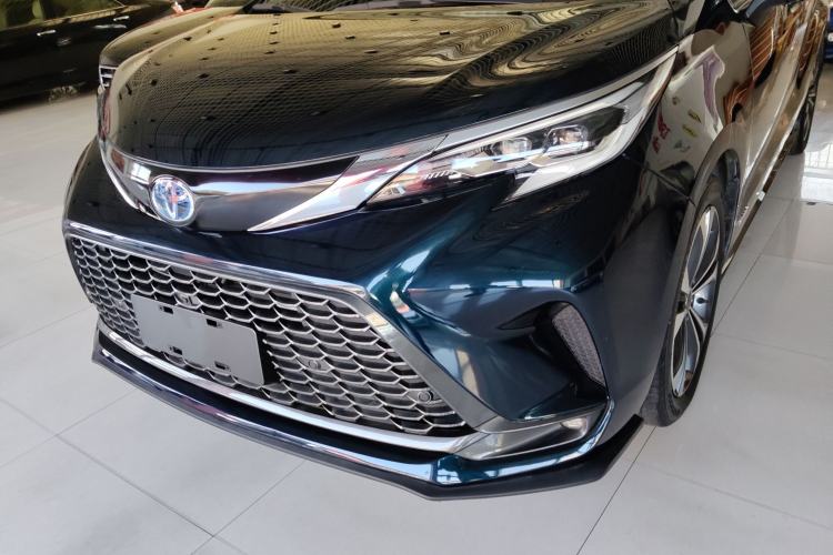 Used Toyota Granvia 2022 2.5L Hybrid Flagship Edition
