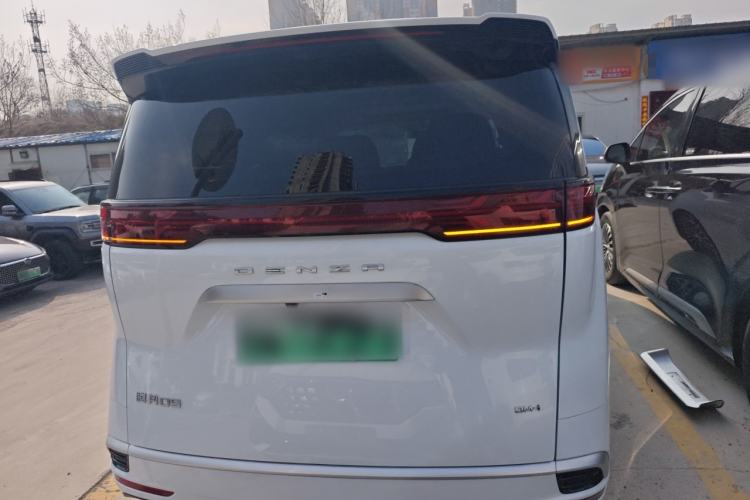 Used Denza D9 2023 DM-i 965 Luxury Model
