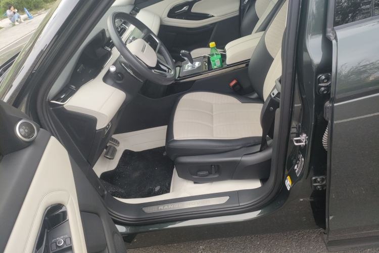 Used Land Rover Range Evoque 2021 Range Rover Velar L 249PS R-Dynamic First Edition Left Front Seat