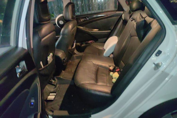 Used Hyundai Sonata 2011 2.0L Automatic Luxury Edition
