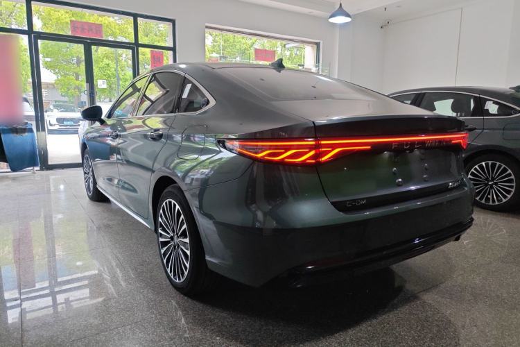 Used Chery Fengyun A8L 2025 1.5 TGDI 145 km Luxury Version Rear Left 45 Deg