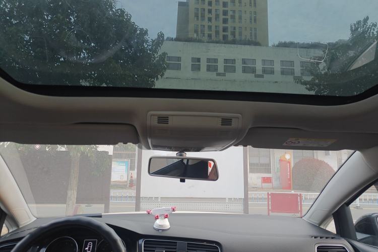 Used Volkswagen Golf 2017 230TSI Automatic Comfort Edition – Celebrating Milestone of One Million Units
