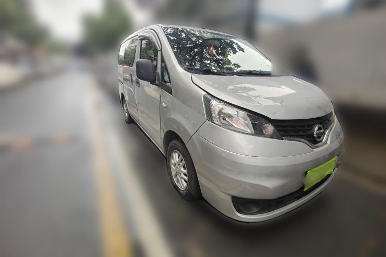 Used Nissan NV200 2012 1.6L 232 Seats Luxury Version Front Right 45 Deg