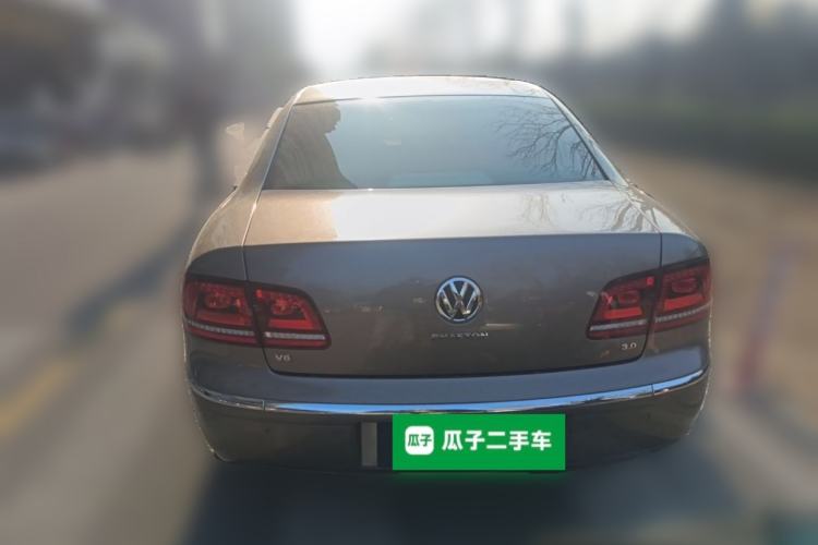 Used Volkswagen Phaeton 2014 3.0L Business Model
