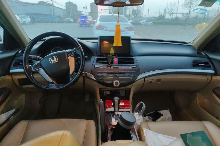 Used Honda Accord 2012 2.0L SE Center Console